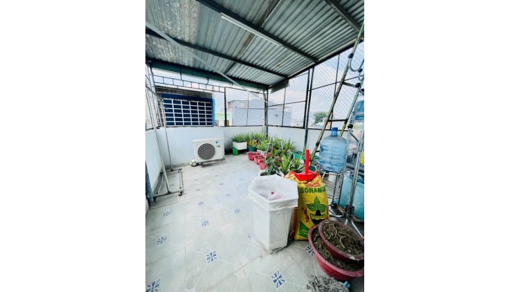 Bán nhà Quận 12, Nhà đẹp 3 tầng 104m2, KV Trung Tâm, Mặt tiền Trương Thị Hoa Q12, Nhỉnh 9 Tỷ, Còn Thương lượng